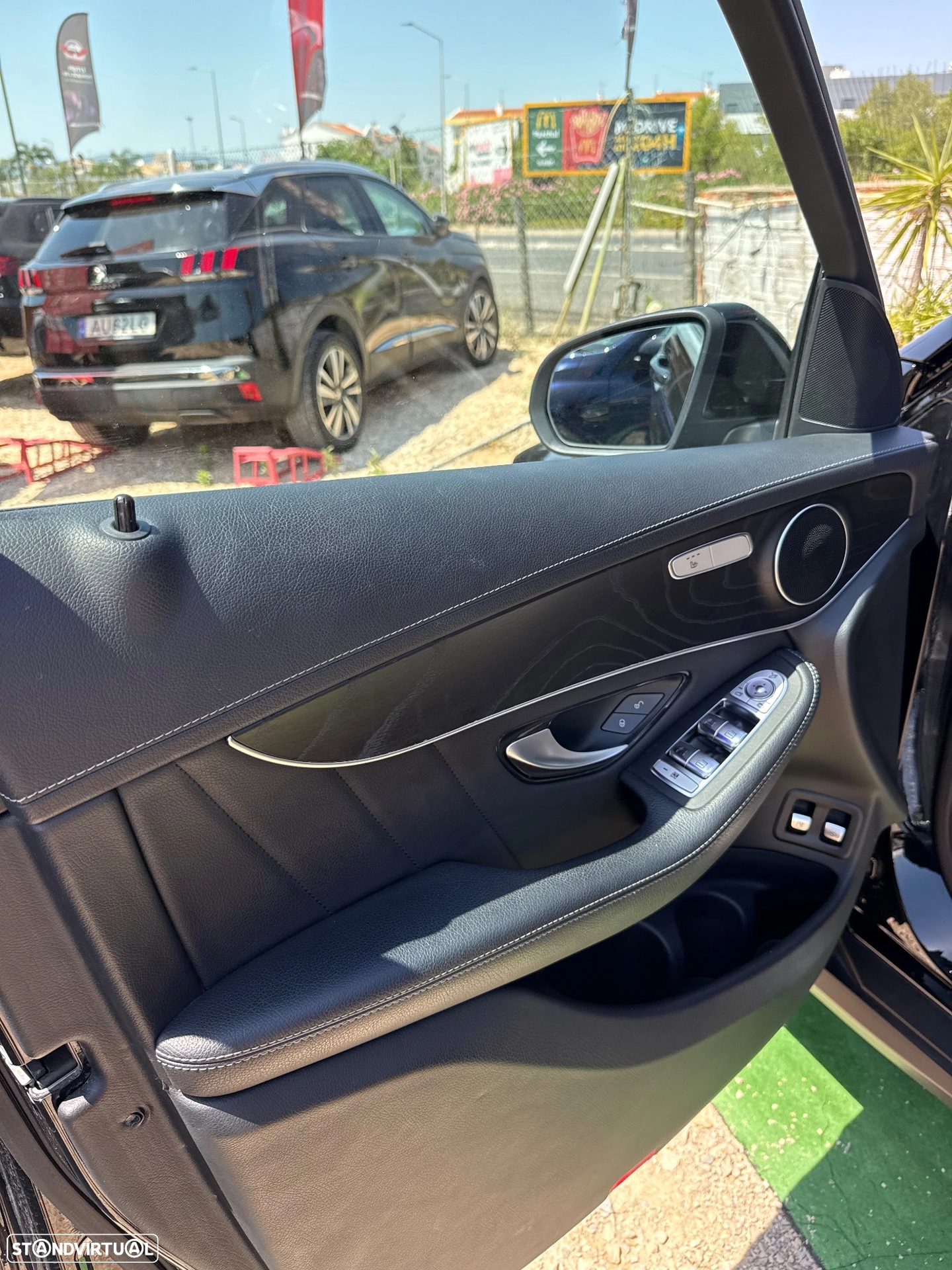 MERCEDES-BENZ MERCEDES-BENZ GLC 300e 4MATIC (2020)