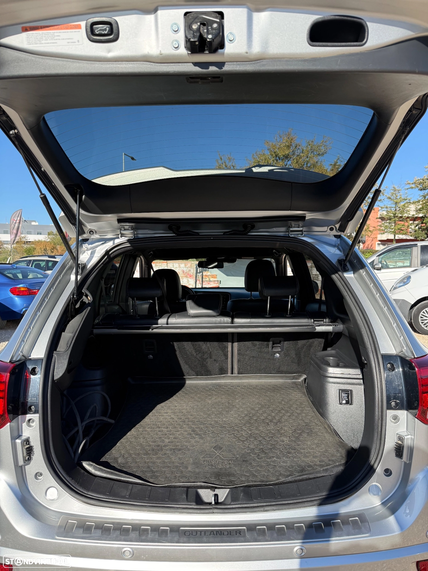 MITSUBISHI MITSUBISHI Outlander 2.4 Instyle (2020)