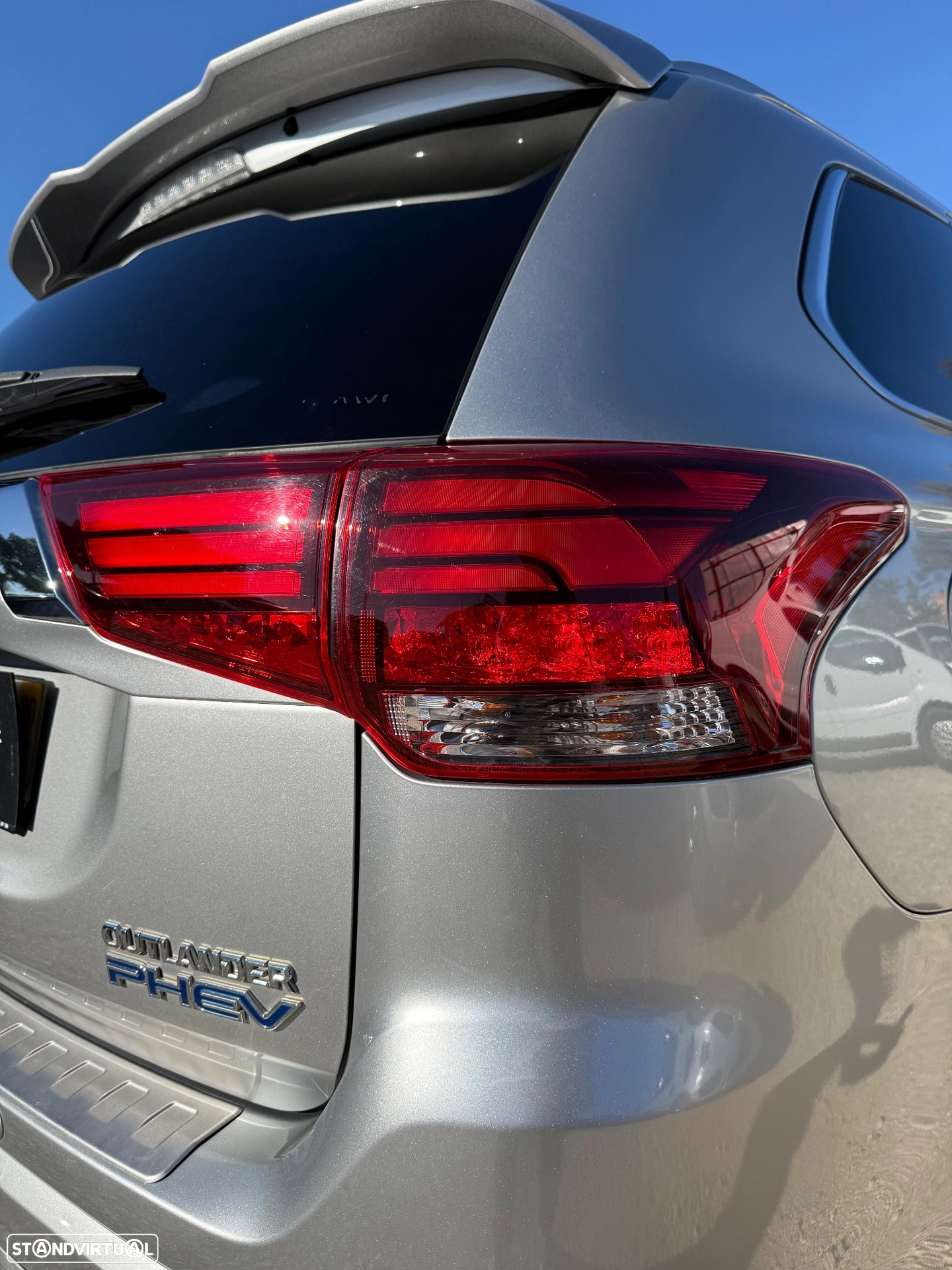 MITSUBISHI MITSUBISHI Outlander 2.4 Instyle (2020)