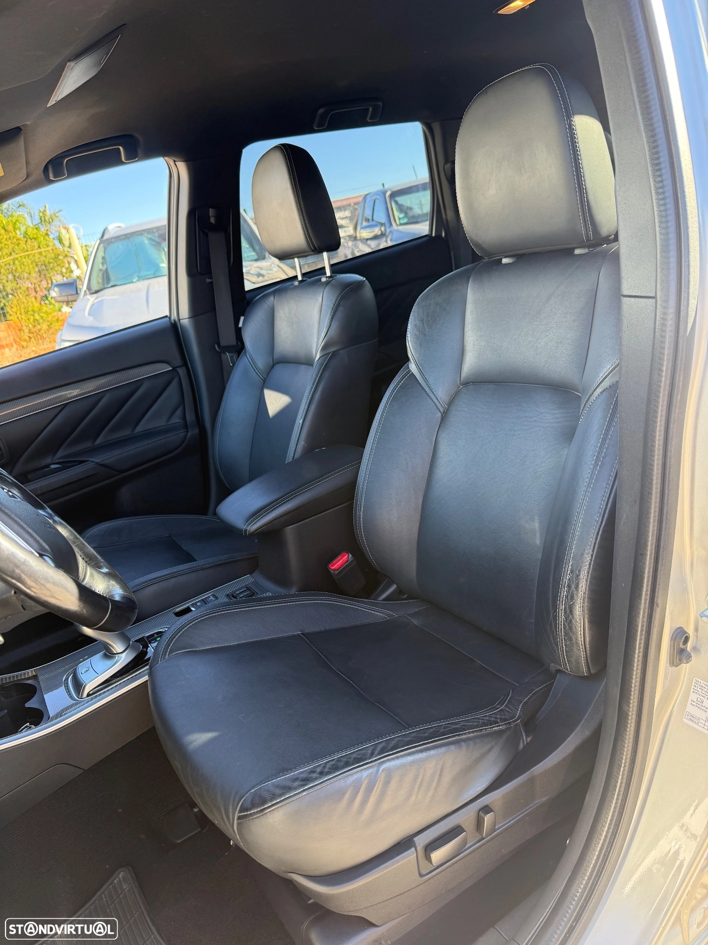 MITSUBISHI MITSUBISHI Outlander 2.4 Instyle (2020)