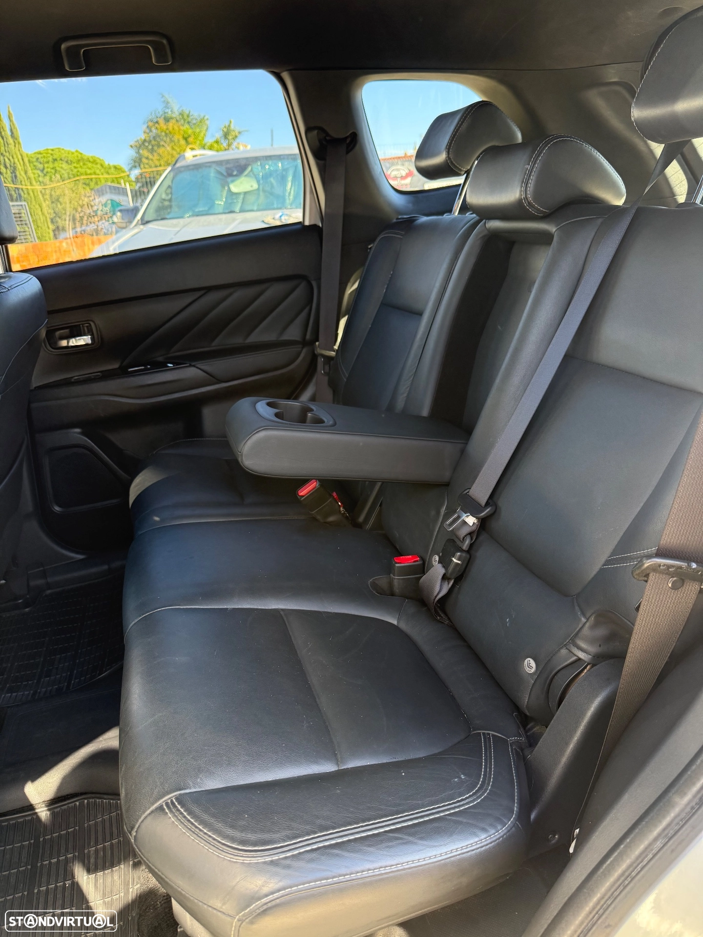 MITSUBISHI MITSUBISHI Outlander 2.4 Instyle (2020)