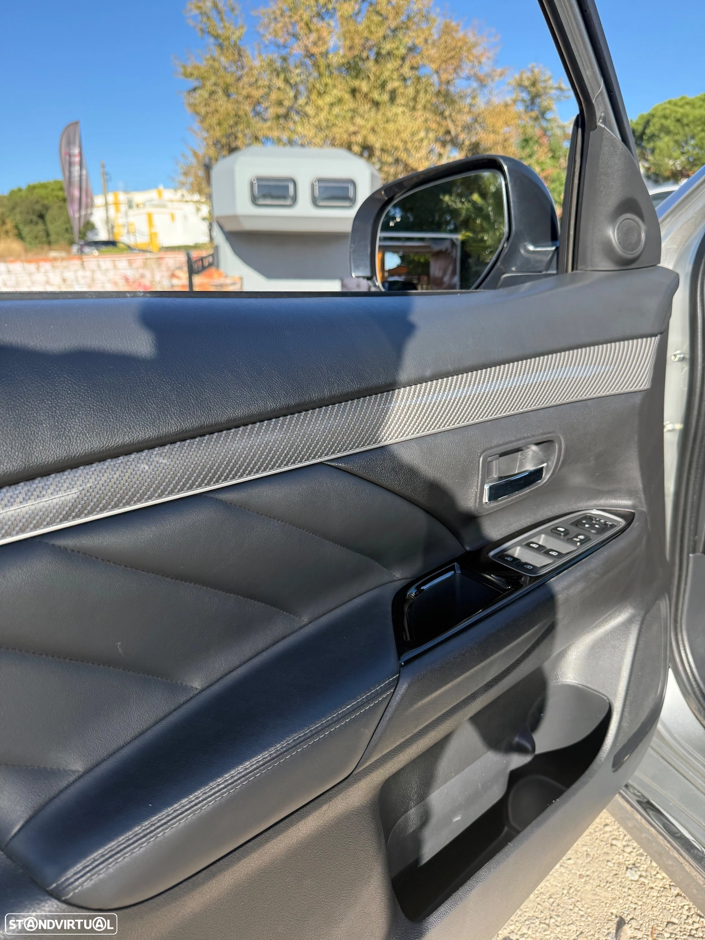 MITSUBISHI MITSUBISHI Outlander 2.4 Instyle (2020)