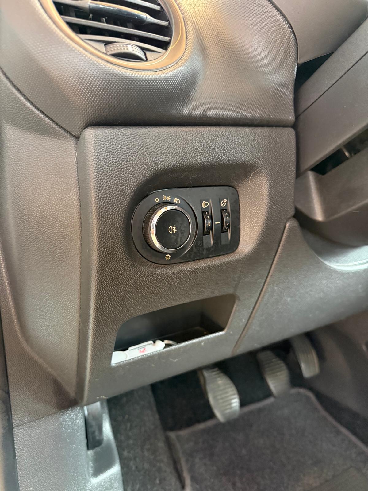 OPEL OPEL Corsa 1.2 (2013)
