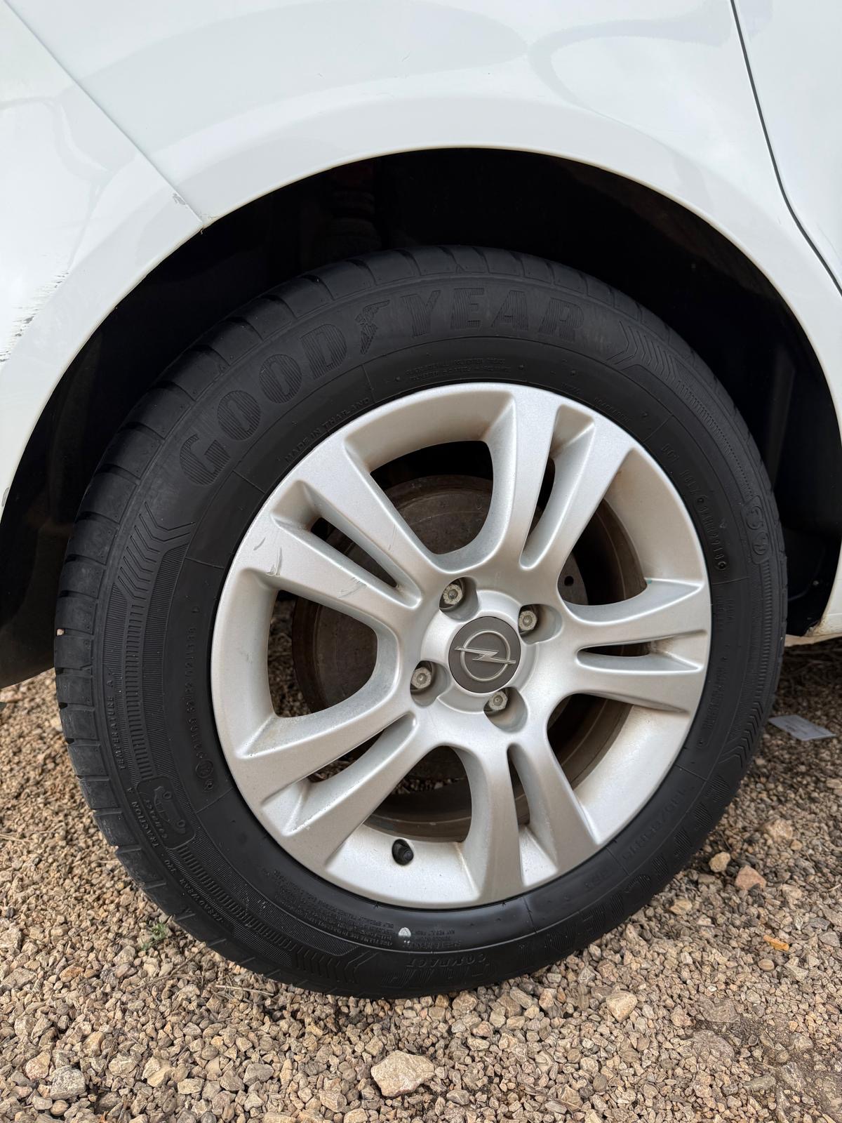 OPEL OPEL Corsa 1.2 (2013)