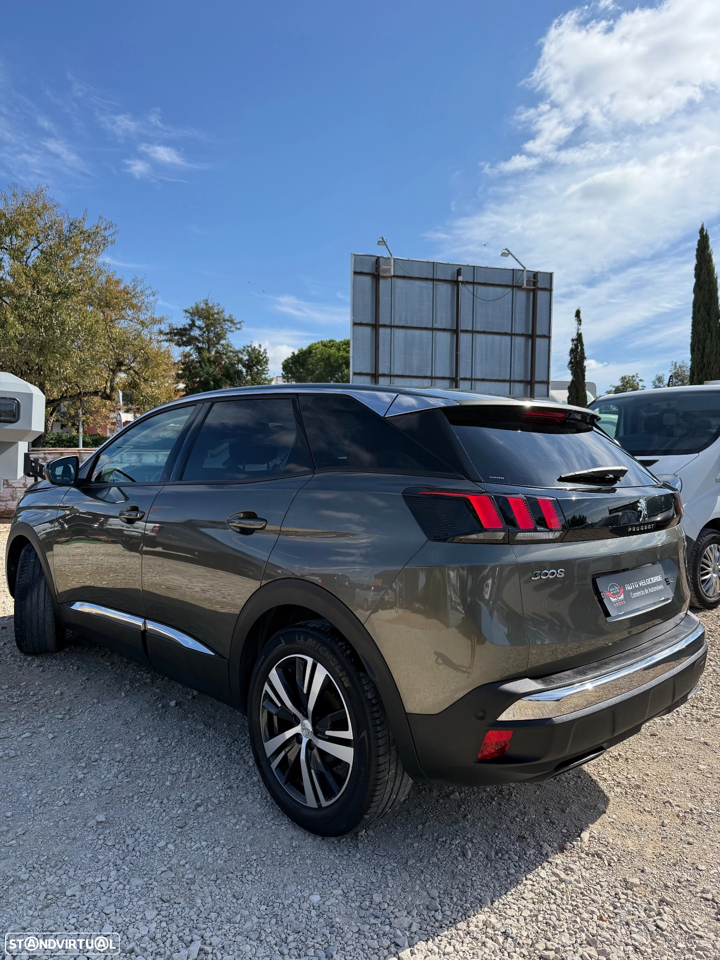 PEUGEOT PEUGEOT 3008 PureTech 130 Stop & Start GPF EAT8 Allure (2017)
