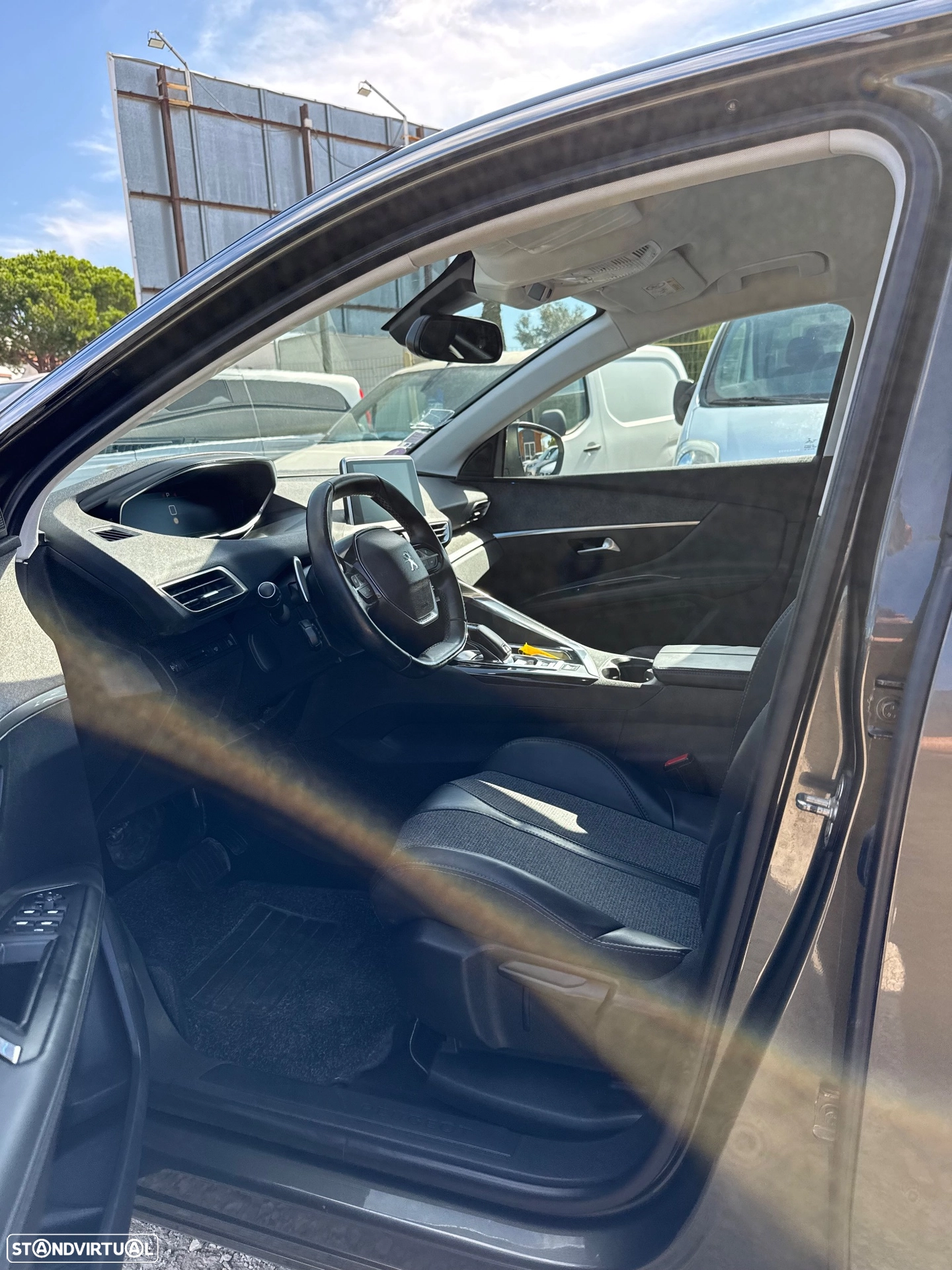 PEUGEOT PEUGEOT 3008 PureTech 130 Stop & Start GPF EAT8 Allure (2017)