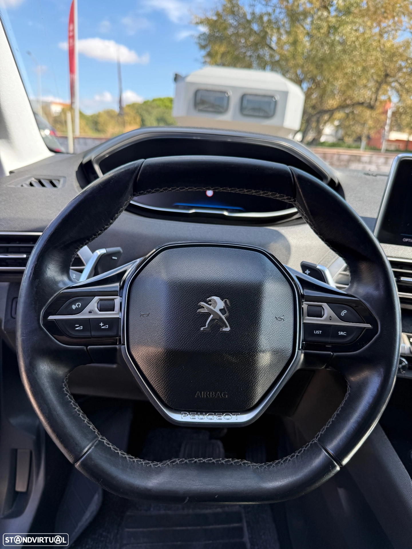 PEUGEOT PEUGEOT 3008 PureTech 130 Stop & Start GPF EAT8 Allure (2017)